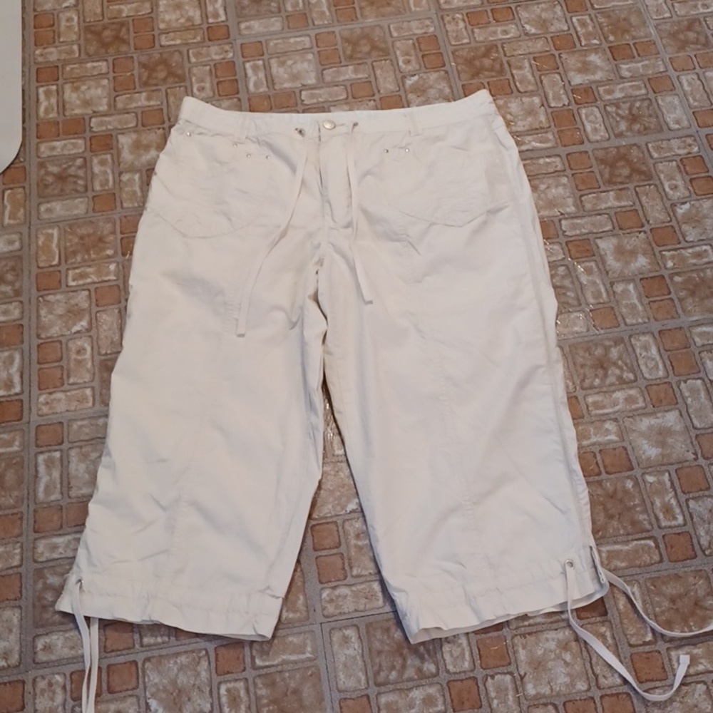 Dressbarn capris women's size 14 100 percent cotton